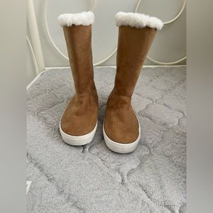 Old Navy Tan Suede and White Faux Fur Boots Girls size 4